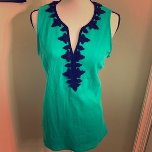 🔥3 for $10 SALE! EUC Crown & ivy turquoise navy v neck tank